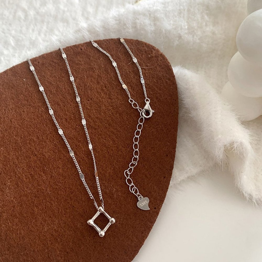 NEW Silver Simple Cube Geometric Necklace - Picture 5 of 12